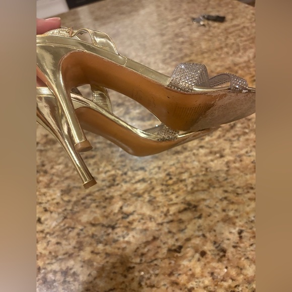 Stuart Weitzman Gold Hollywood Sparkly Heel size 7 - Picture 5 of 5